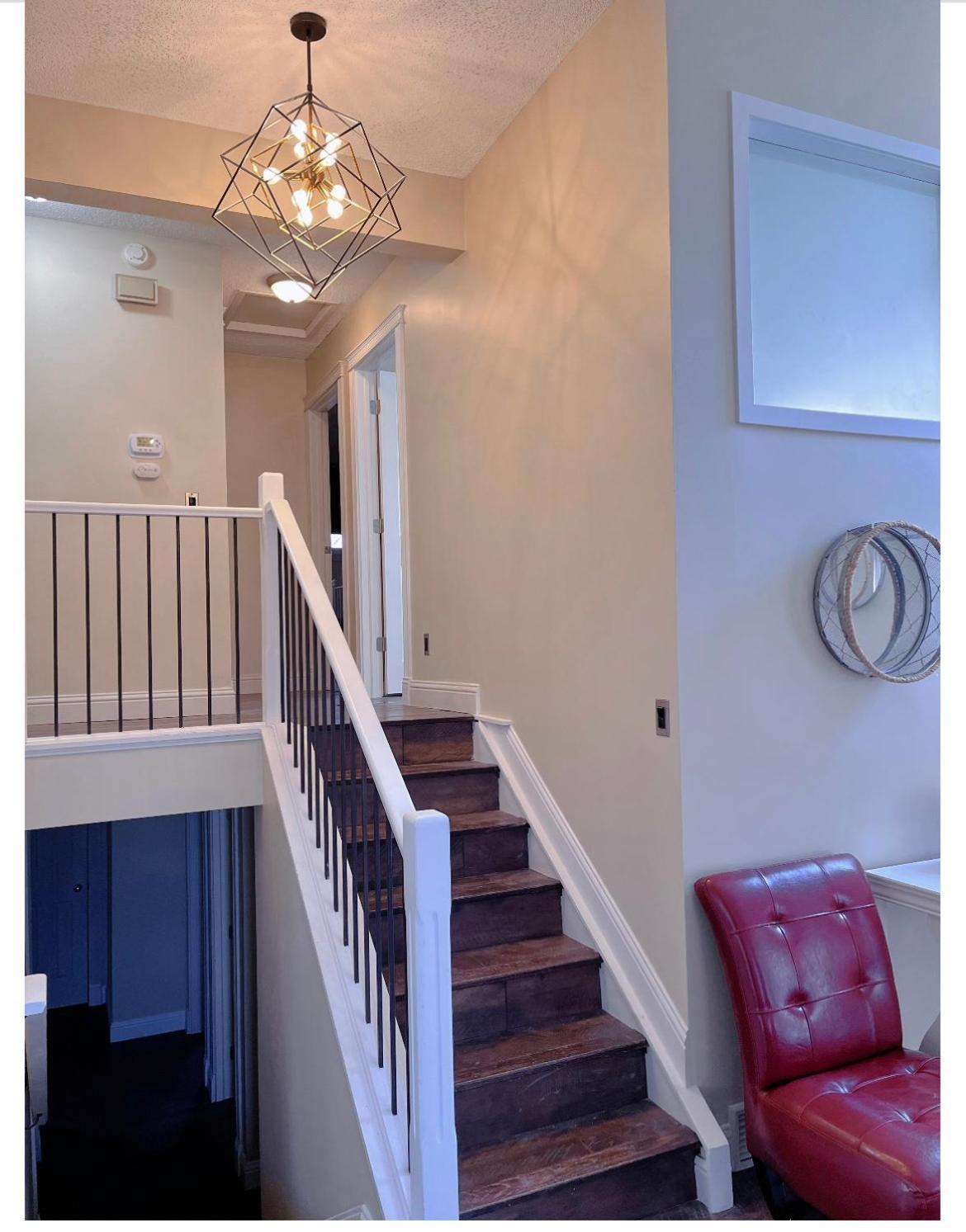 Gorgeous House&30 Second Bus Station Close C-Train& Free Parking YYC Exterior foto