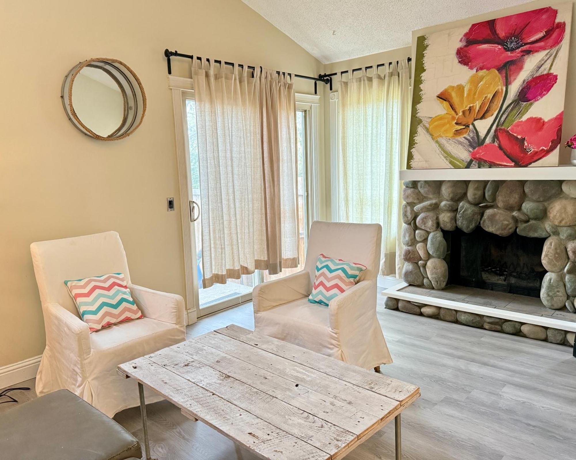 Gorgeous House&30 Second Bus Station Close C-Train& Free Parking YYC Exterior foto