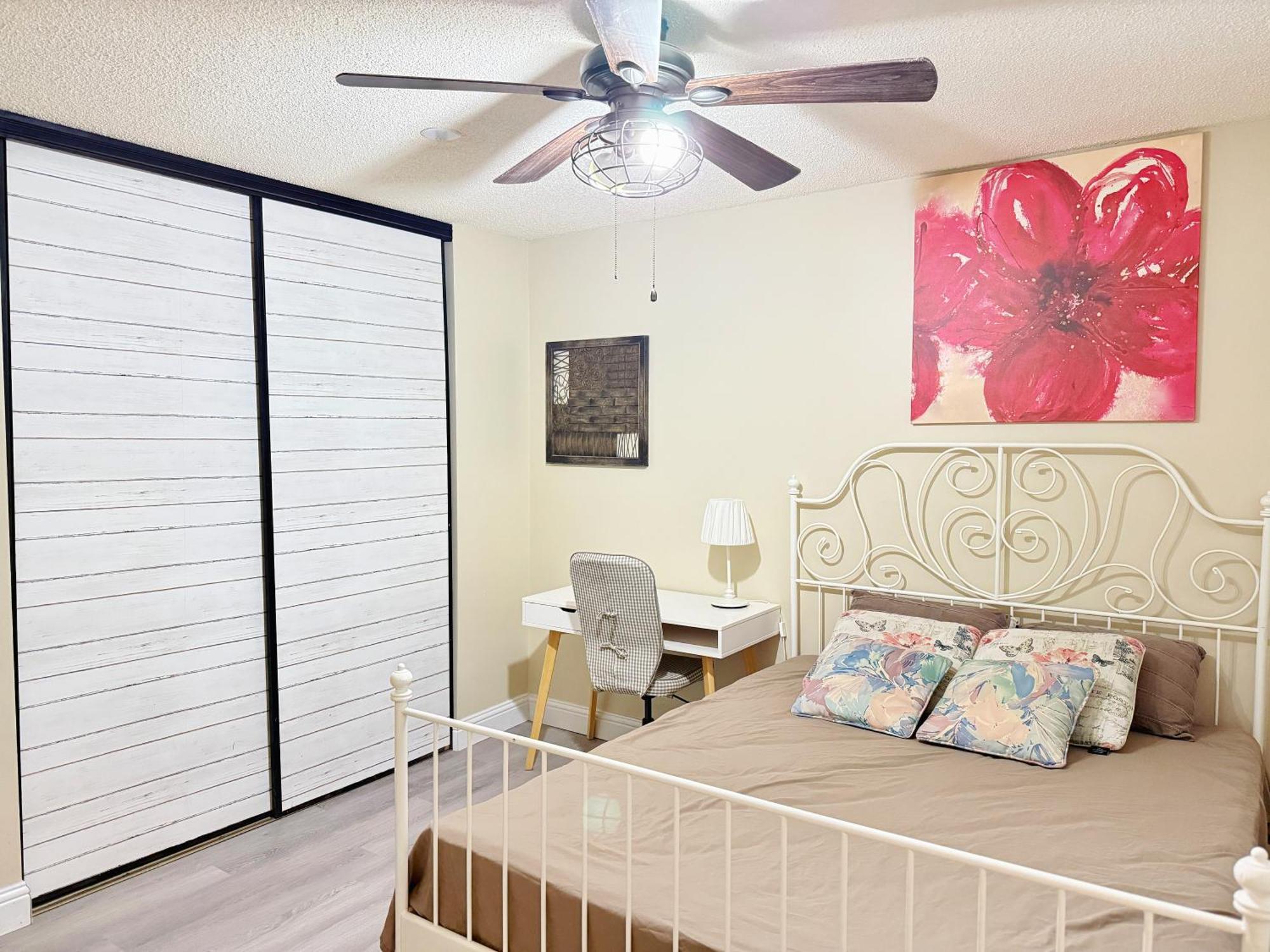Gorgeous House&30 Second Bus Station Close C-Train& Free Parking YYC Exterior foto